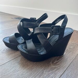 Women’s Born Black leather platform Wedge Sandals size 7